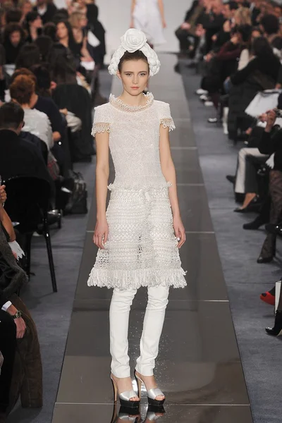 Look 29